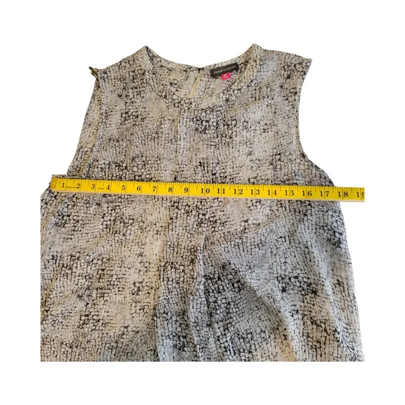 Vince Camuto Sleeveless Black and White Sheer Textured Top - Picture 8 of 10